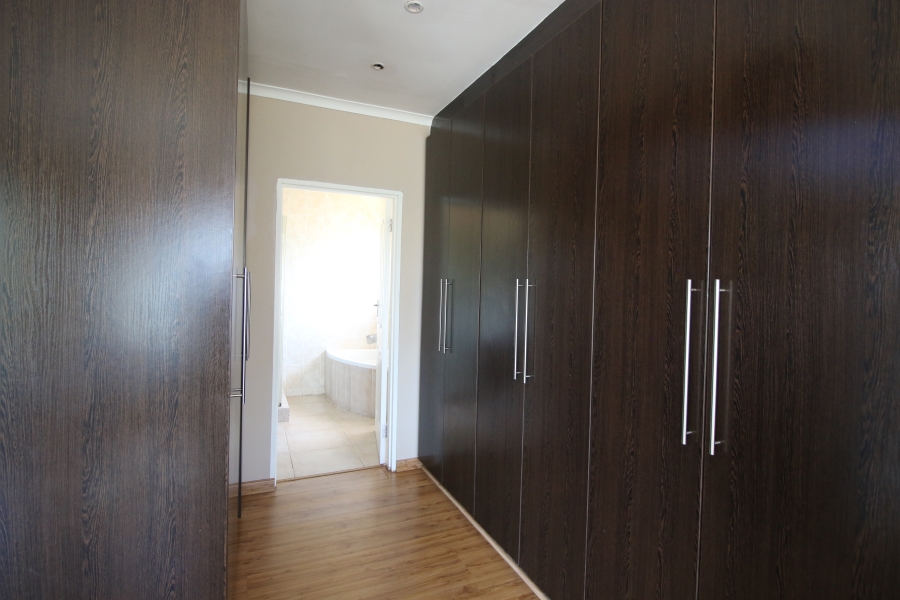 5 Bedroom Property for Sale in Gonubie Eastern Cape